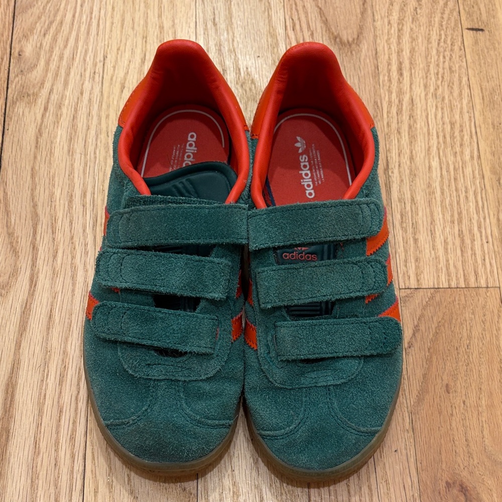Adidas Kids Sneakers - Forest Green and Bright Orange 1